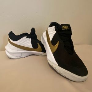 Boys Nike Basketball Shoes